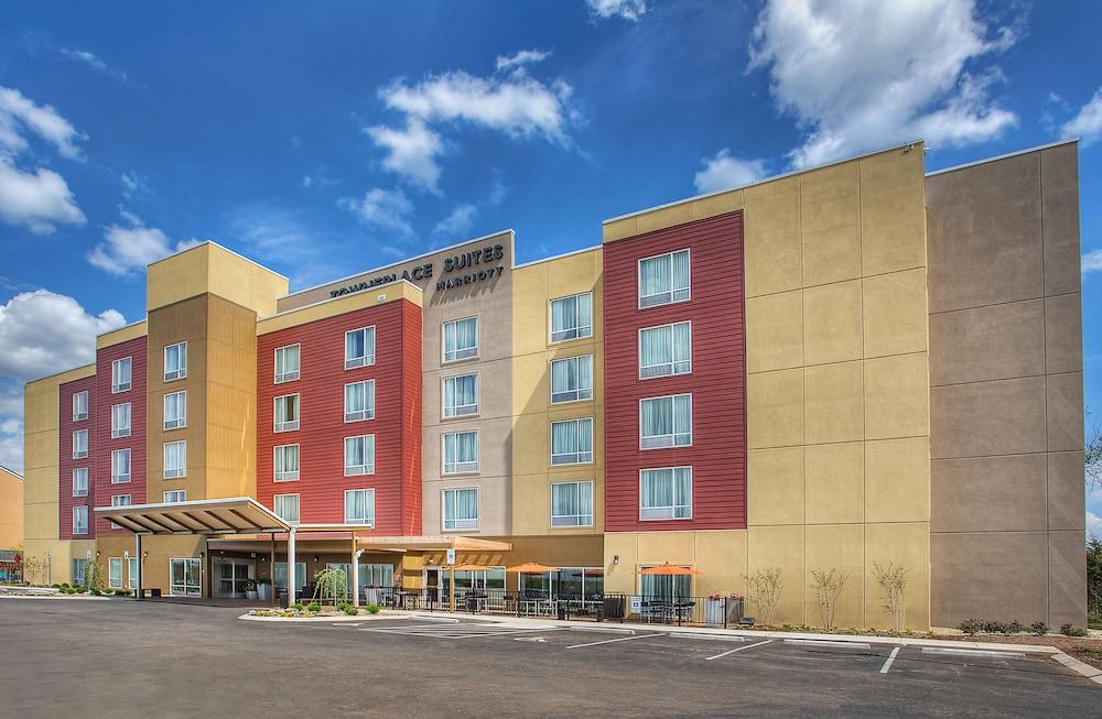 Towneplace Suites By Marriott Кууквил Екстериор снимка