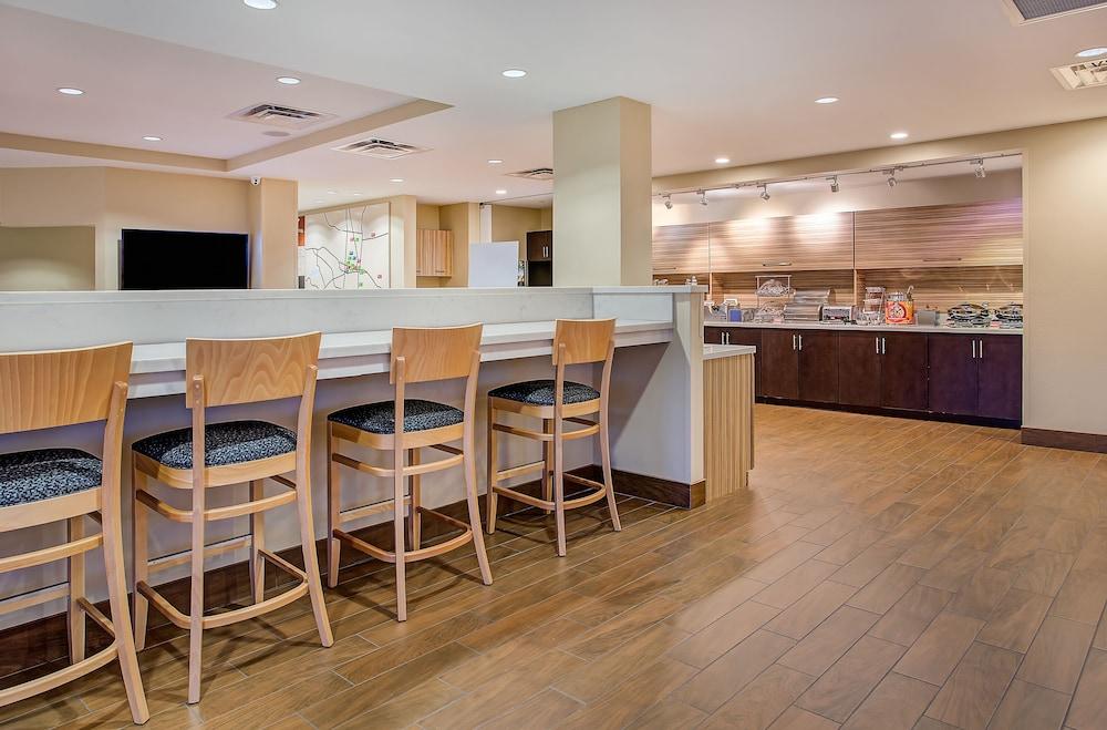 Towneplace Suites By Marriott Кууквил Екстериор снимка