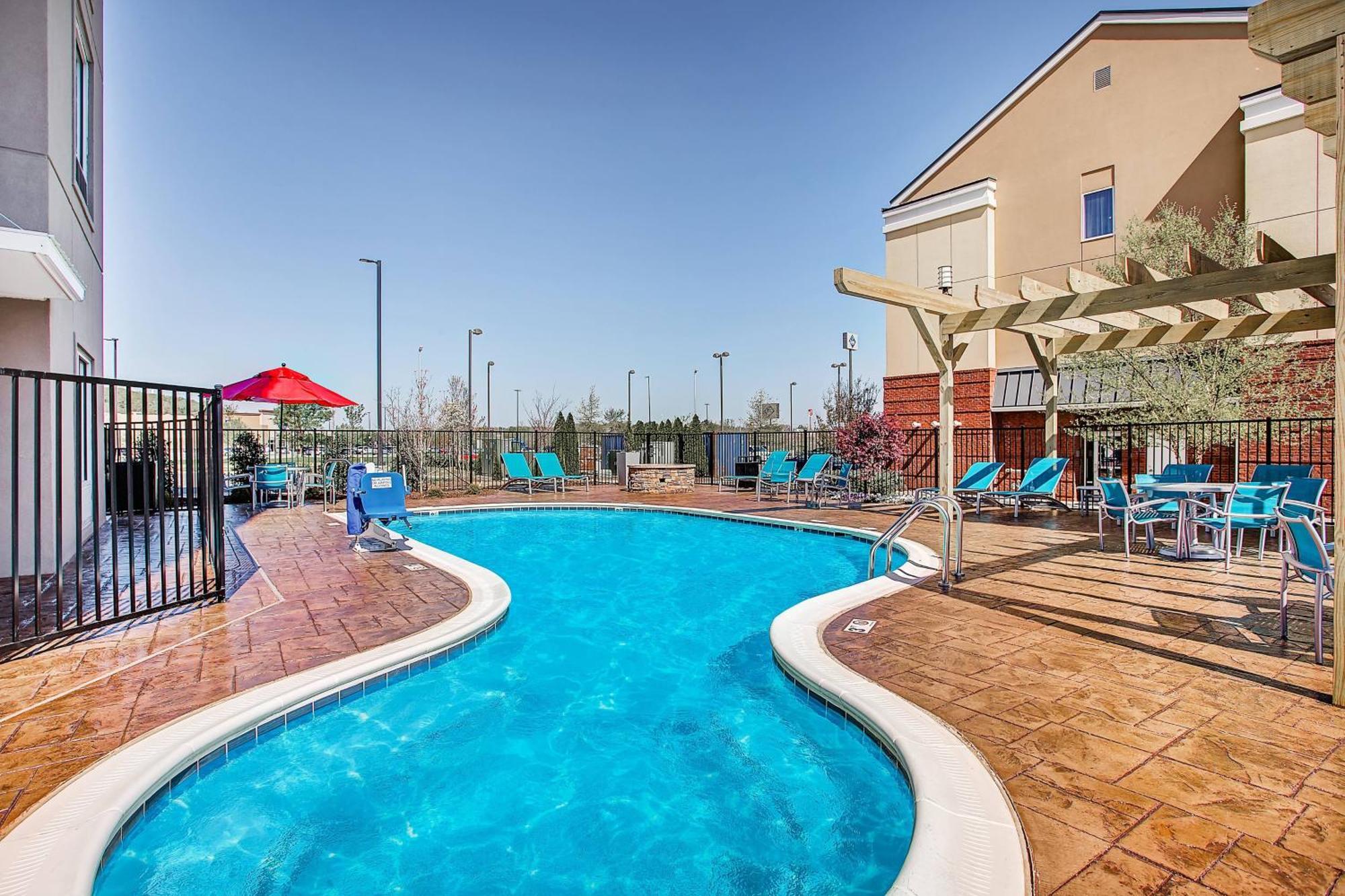 Towneplace Suites By Marriott Кууквил Екстериор снимка