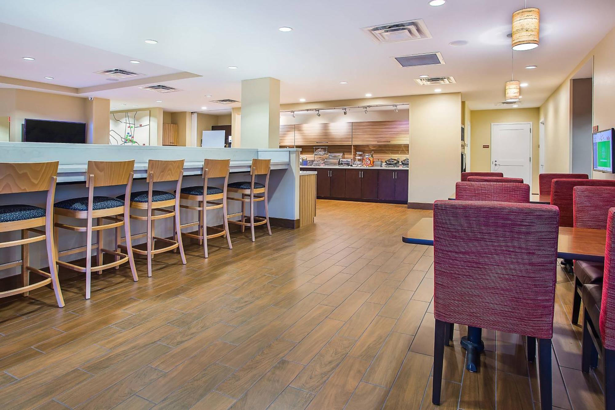 Towneplace Suites By Marriott Кууквил Екстериор снимка
