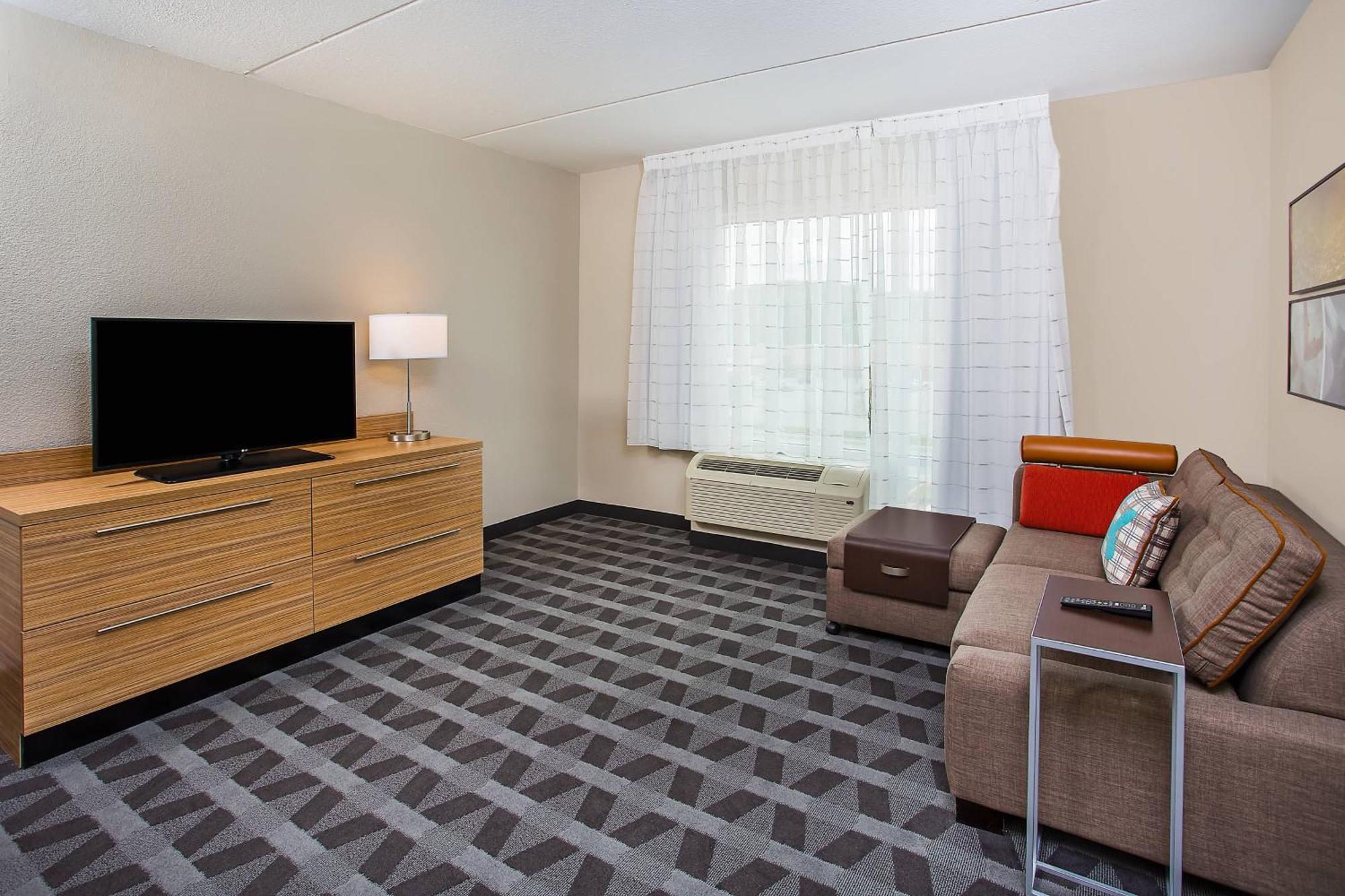 Towneplace Suites By Marriott Кууквил Екстериор снимка