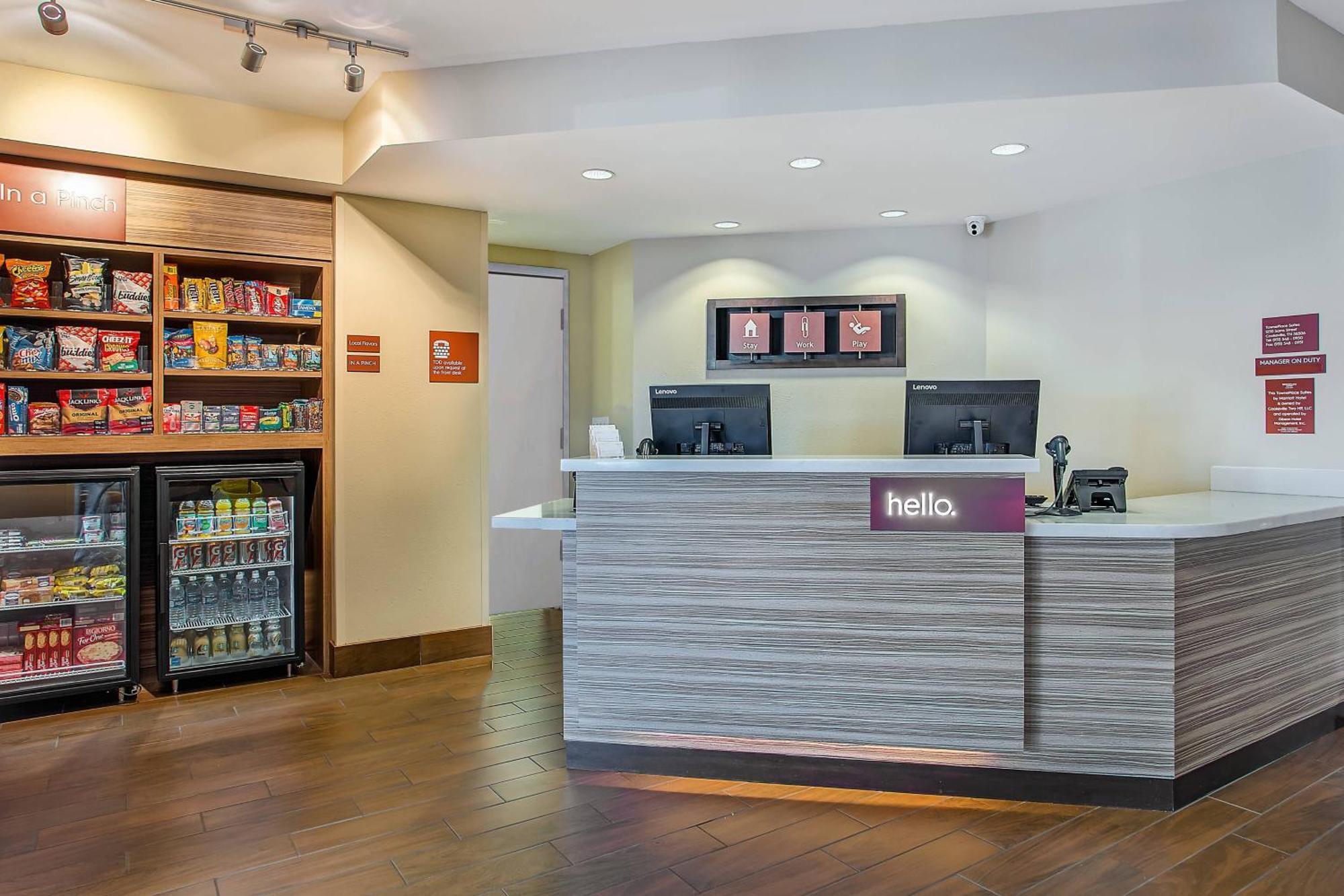 Towneplace Suites By Marriott Кууквил Екстериор снимка