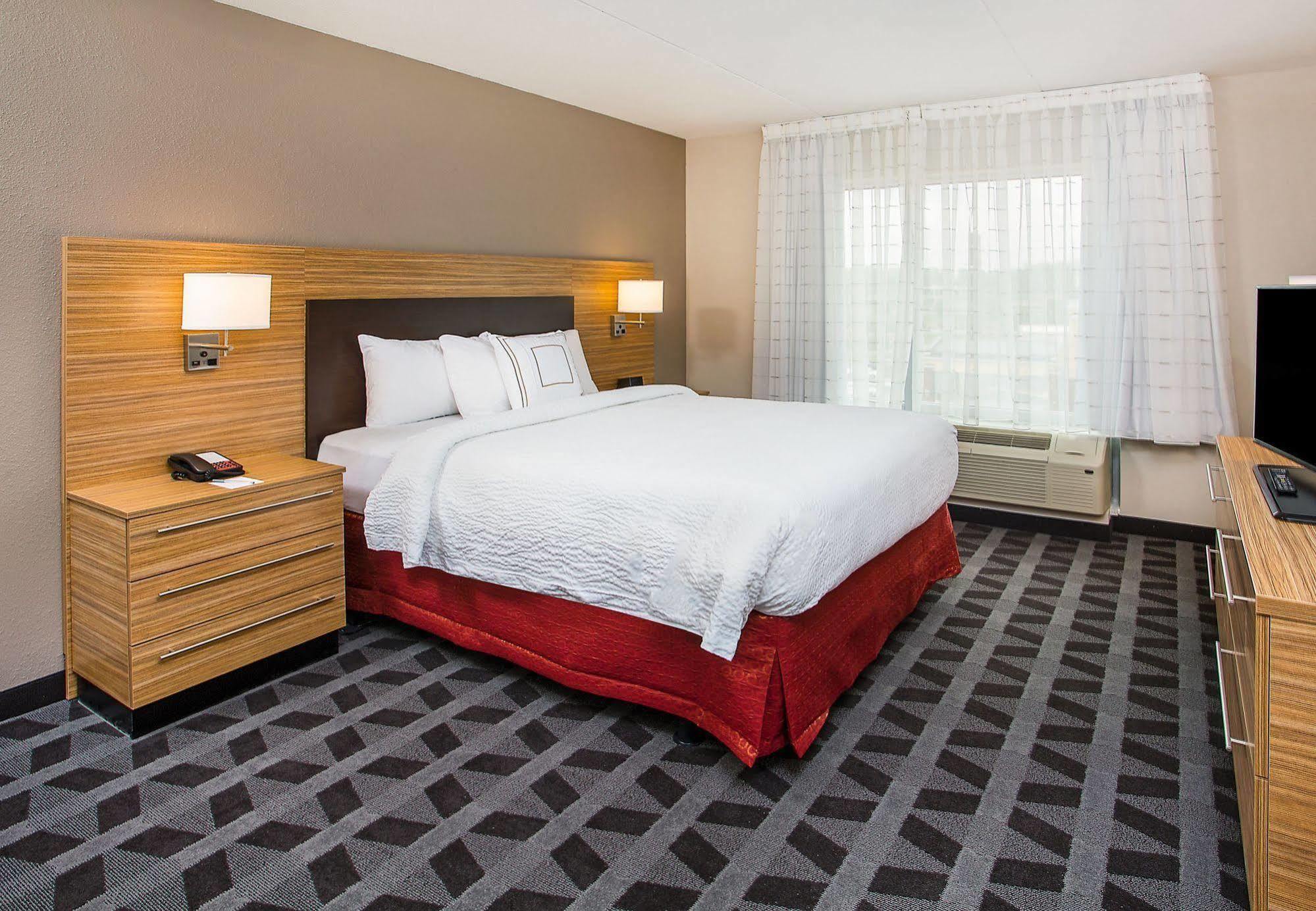 Towneplace Suites By Marriott Кууквил Екстериор снимка
